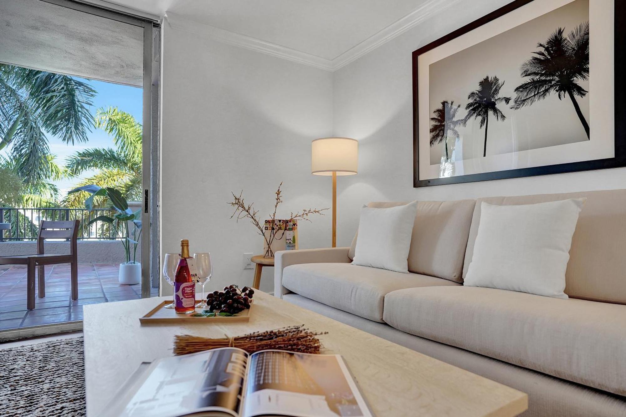Stylish Modern Apartments At Gables Grand Plaza In Miami Exterior foto