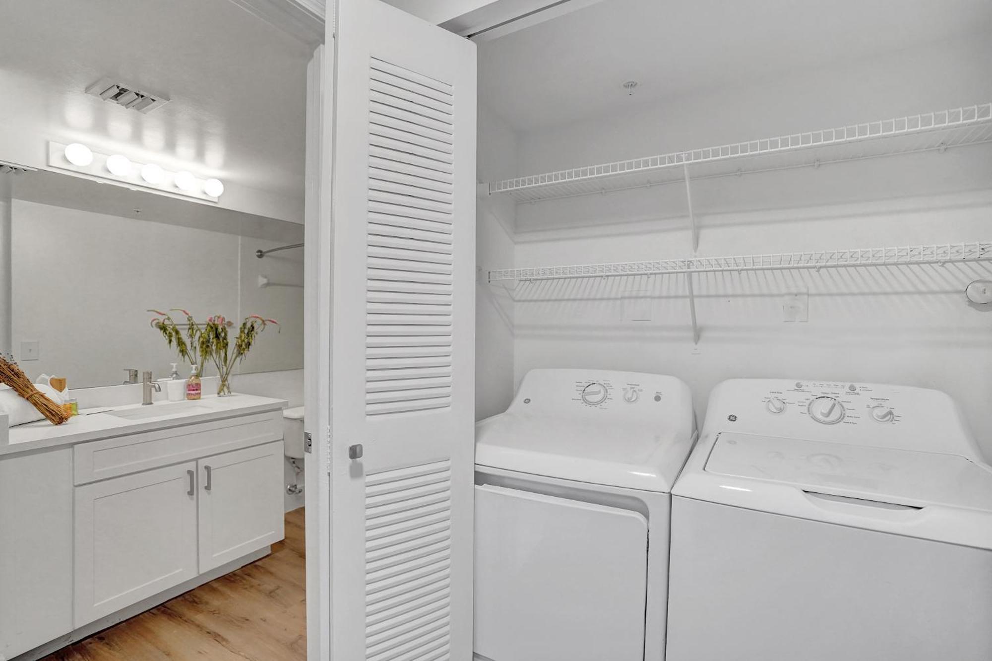 Stylish Modern Apartments At Gables Grand Plaza In Miami Exterior foto
