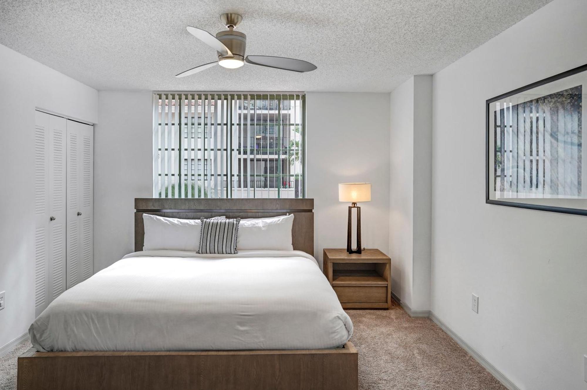Stylish Modern Apartments At Gables Grand Plaza In Miami Exterior foto