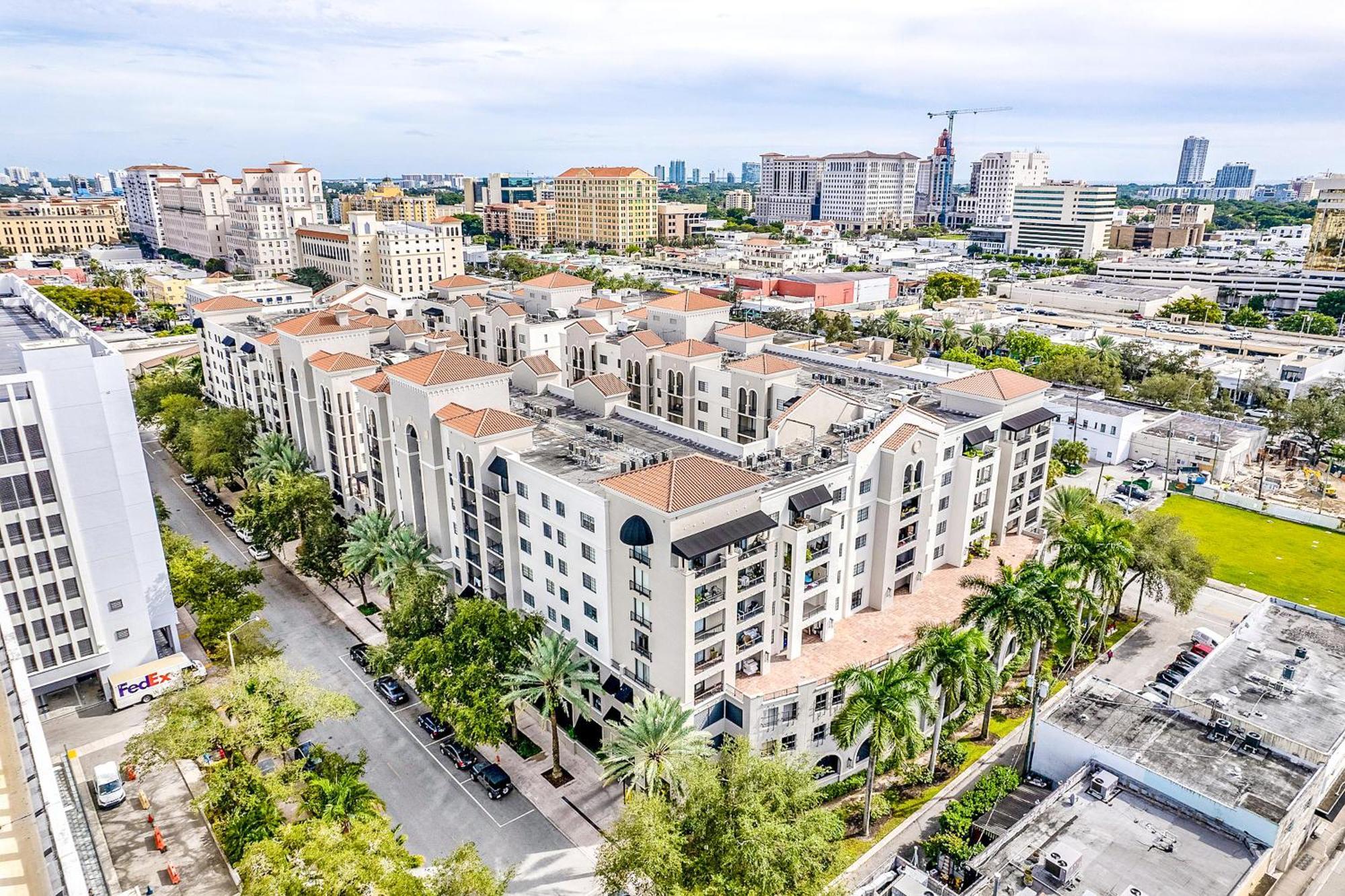 Stylish Modern Apartments At Gables Grand Plaza In Miami Exterior foto